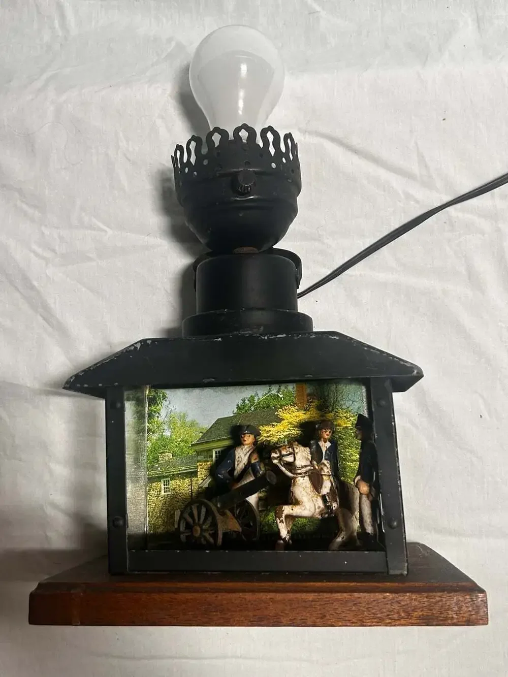 Vintage Revolutionary War Diorama Metal Lantern Table Lamp with Leviton Socket